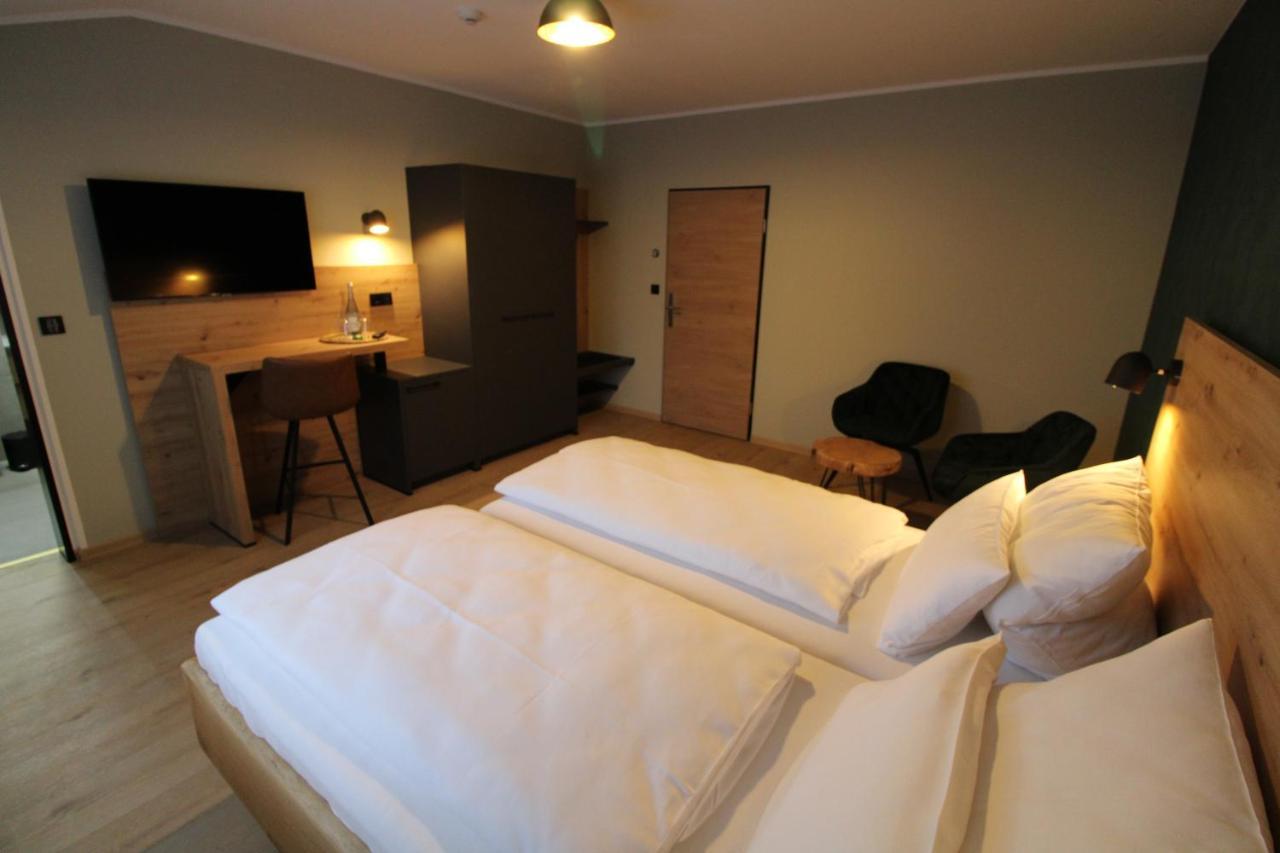 Der Hirsch Hotel モンシャウ エクステリア 写真